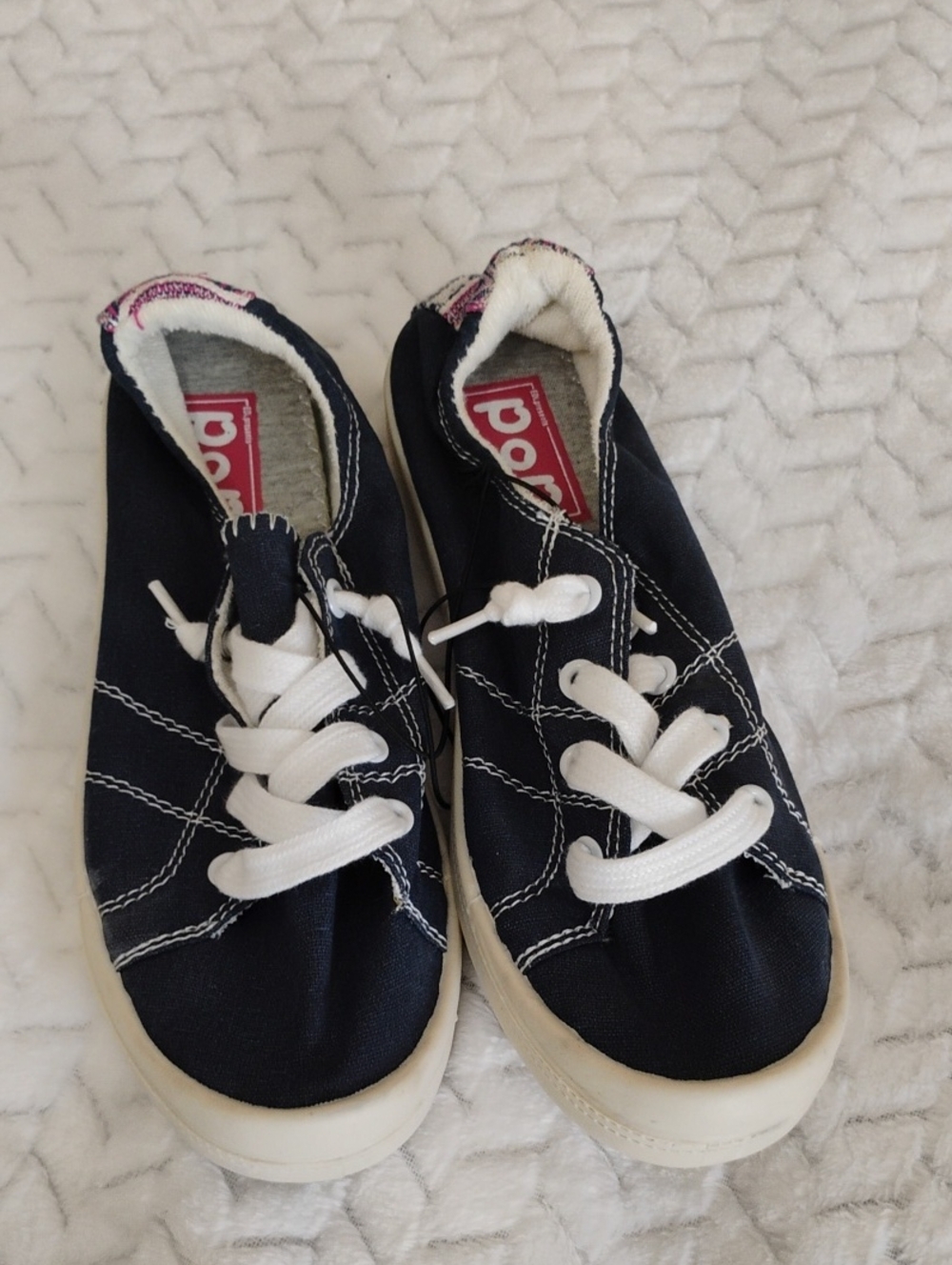 NWOT JC Penney Pop Sneakers